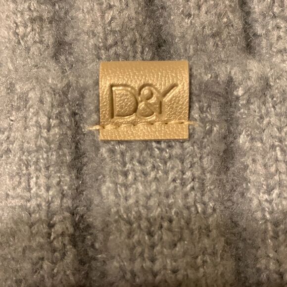 David and Young beanie with faux fur lining - Picture 2 of 8